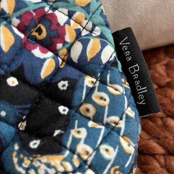 Vera Bradley Enchantment Paisley Triple Zip Hipster Crossbody Quilted Bag - Picture 2 of 7